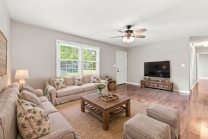 3504 Donna Ln-18 virtually staged.jpeg