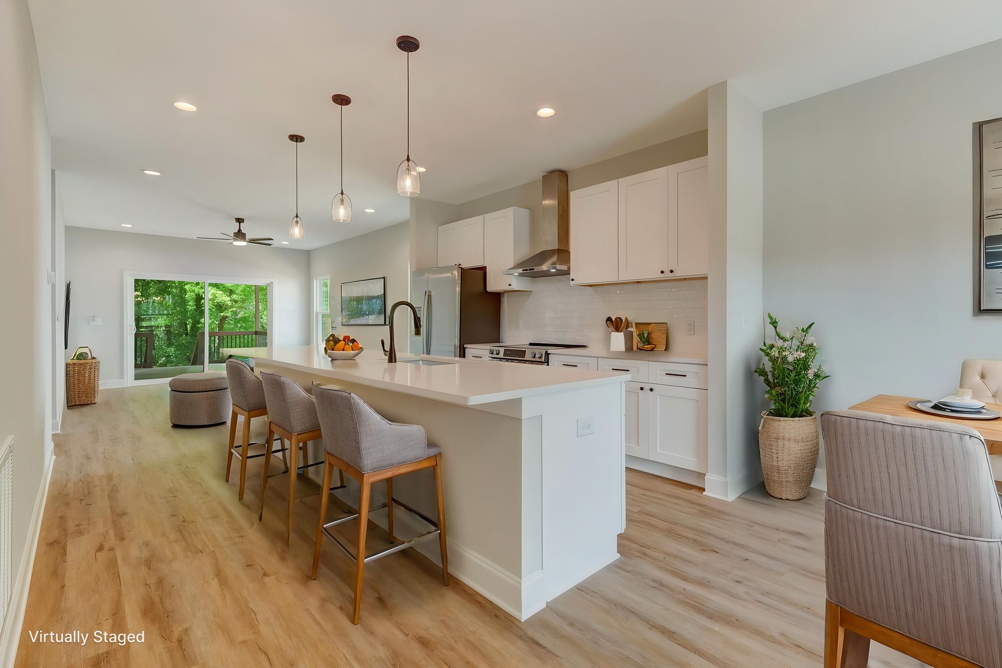 Kitchen/Breakfast Bar
