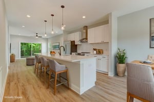 Kitchen/Breakfast Bar