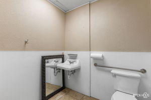  Photo 23