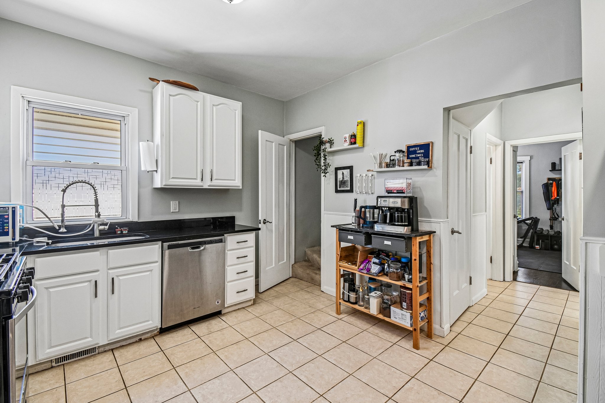 3506 N Narragansett Ave-S0907-013.jpg