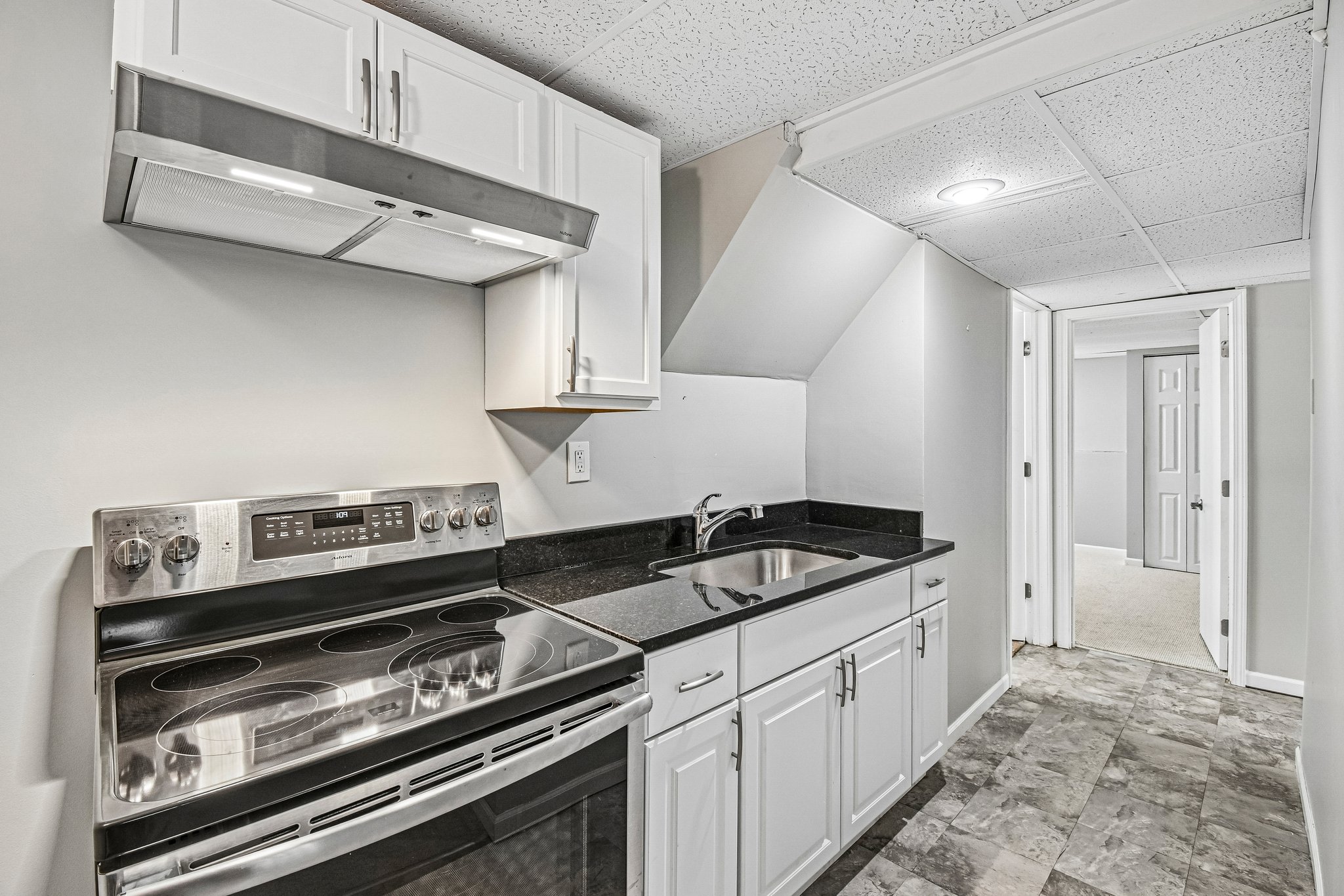 3506 N Narragansett Ave-S0907-016.jpg