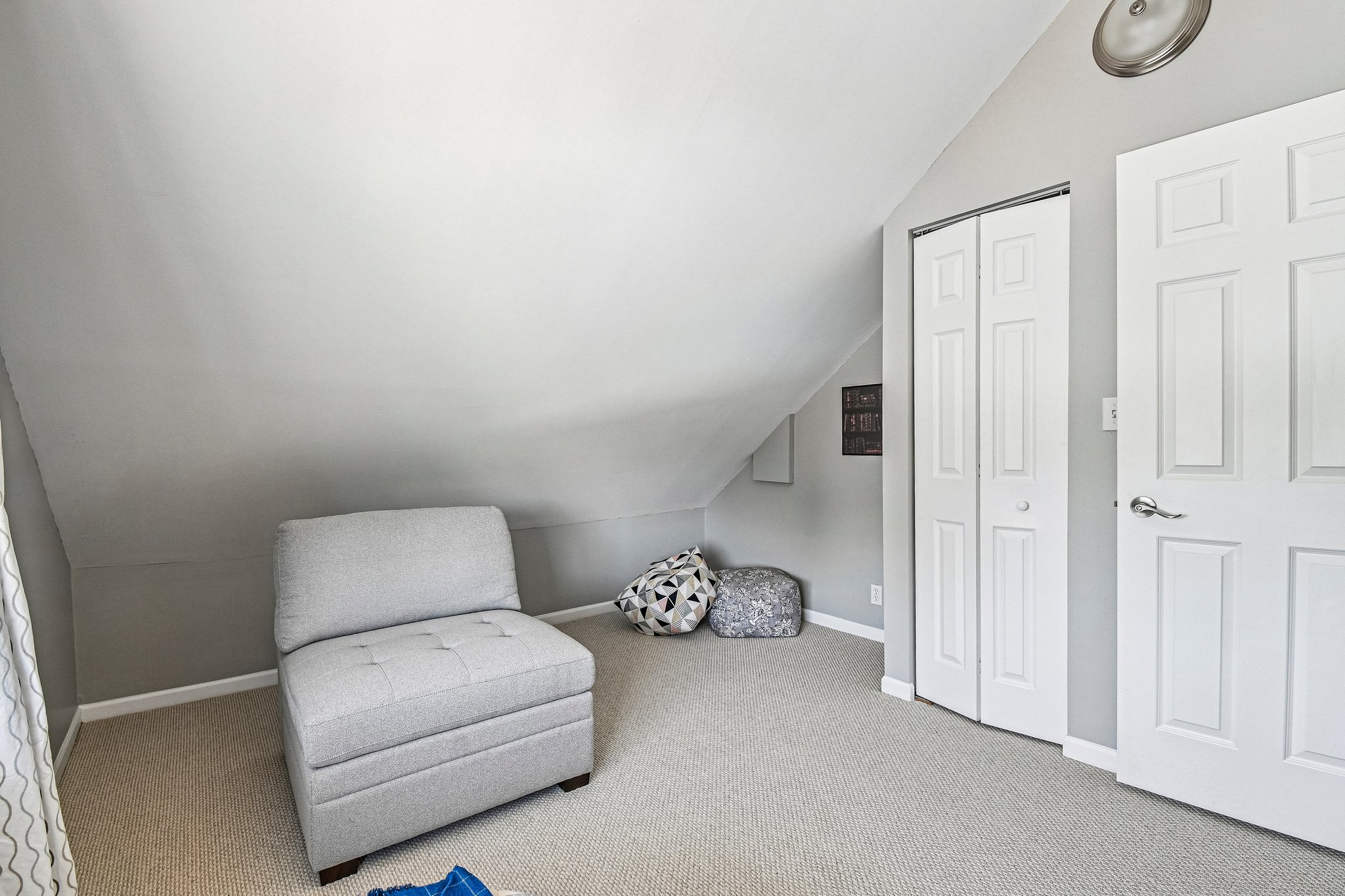 3506 N Narragansett Ave-S0907-034.jpg