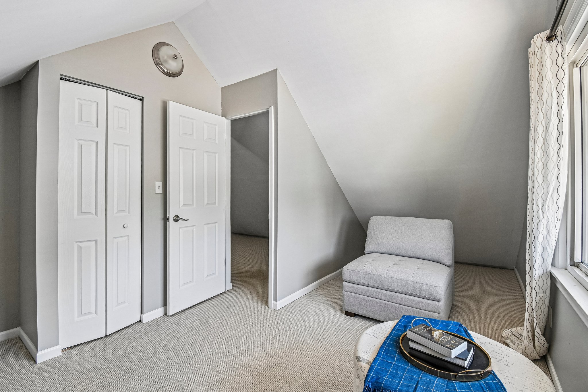 3506 N Narragansett Ave-S0907-035.jpg