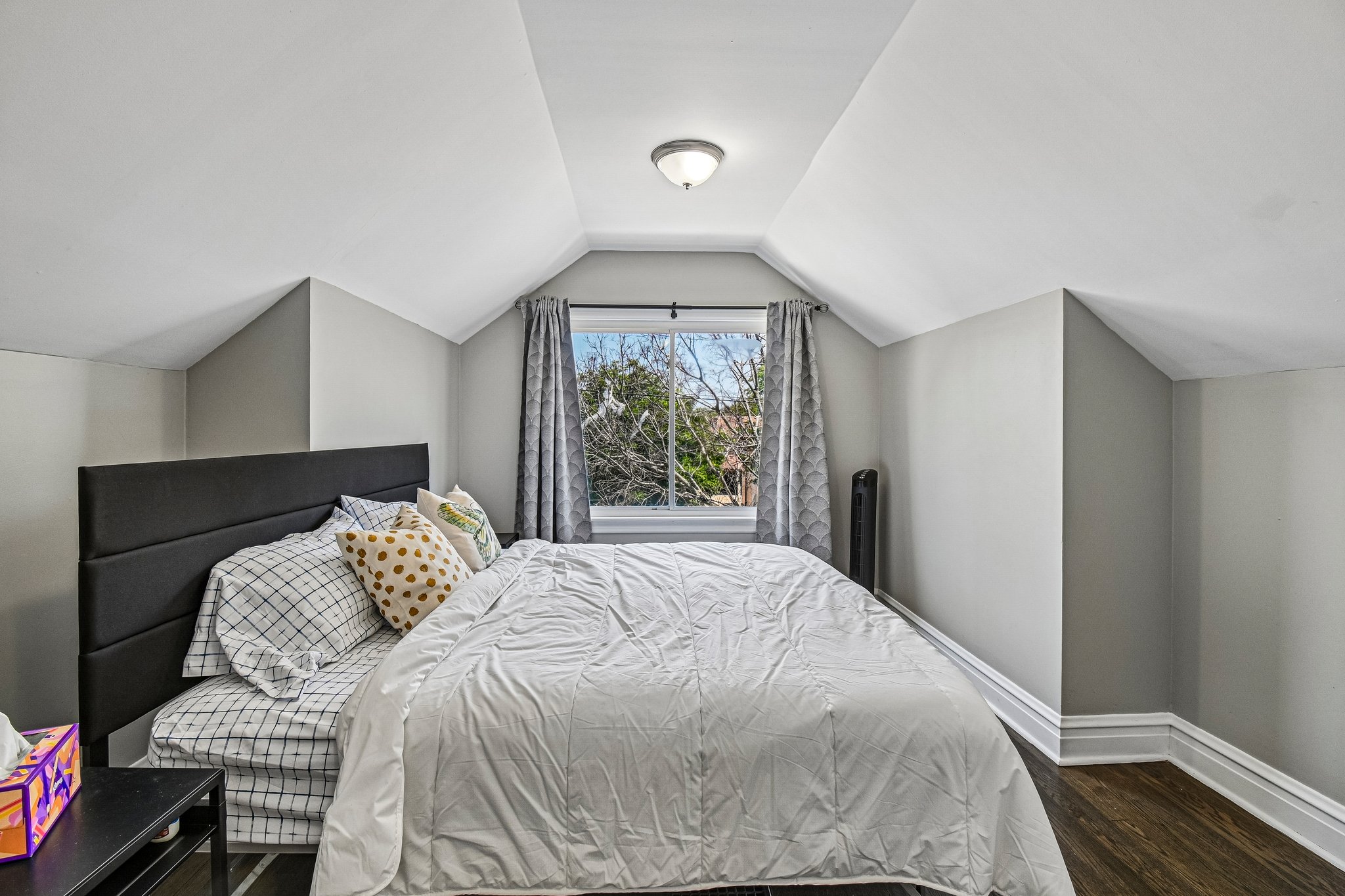 3506 N Narragansett Ave-S0907-037.jpg