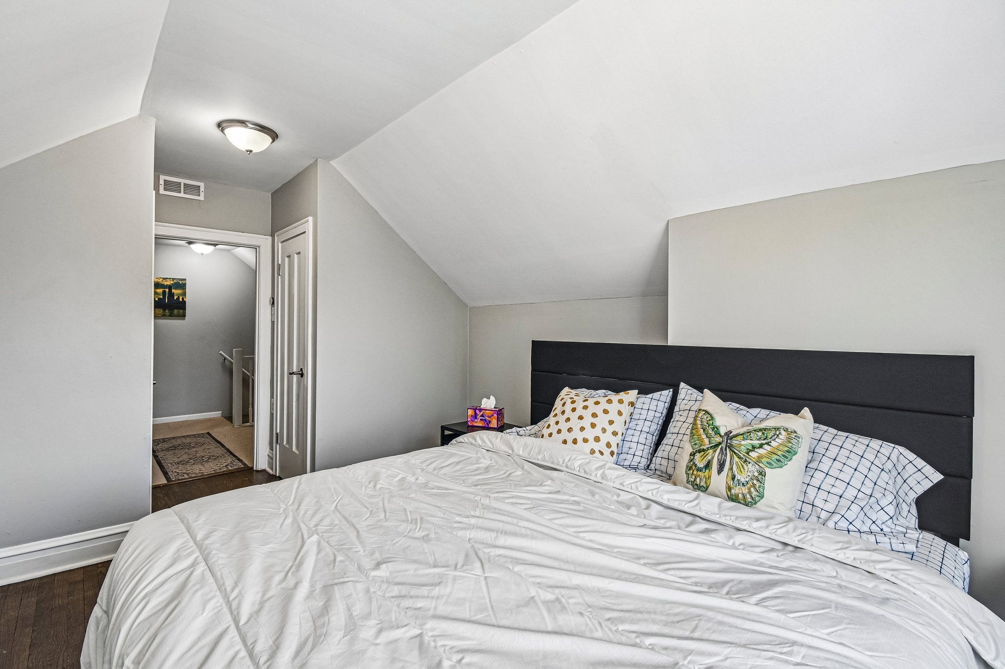3506 N Narragansett Ave-S0907-039.jpg