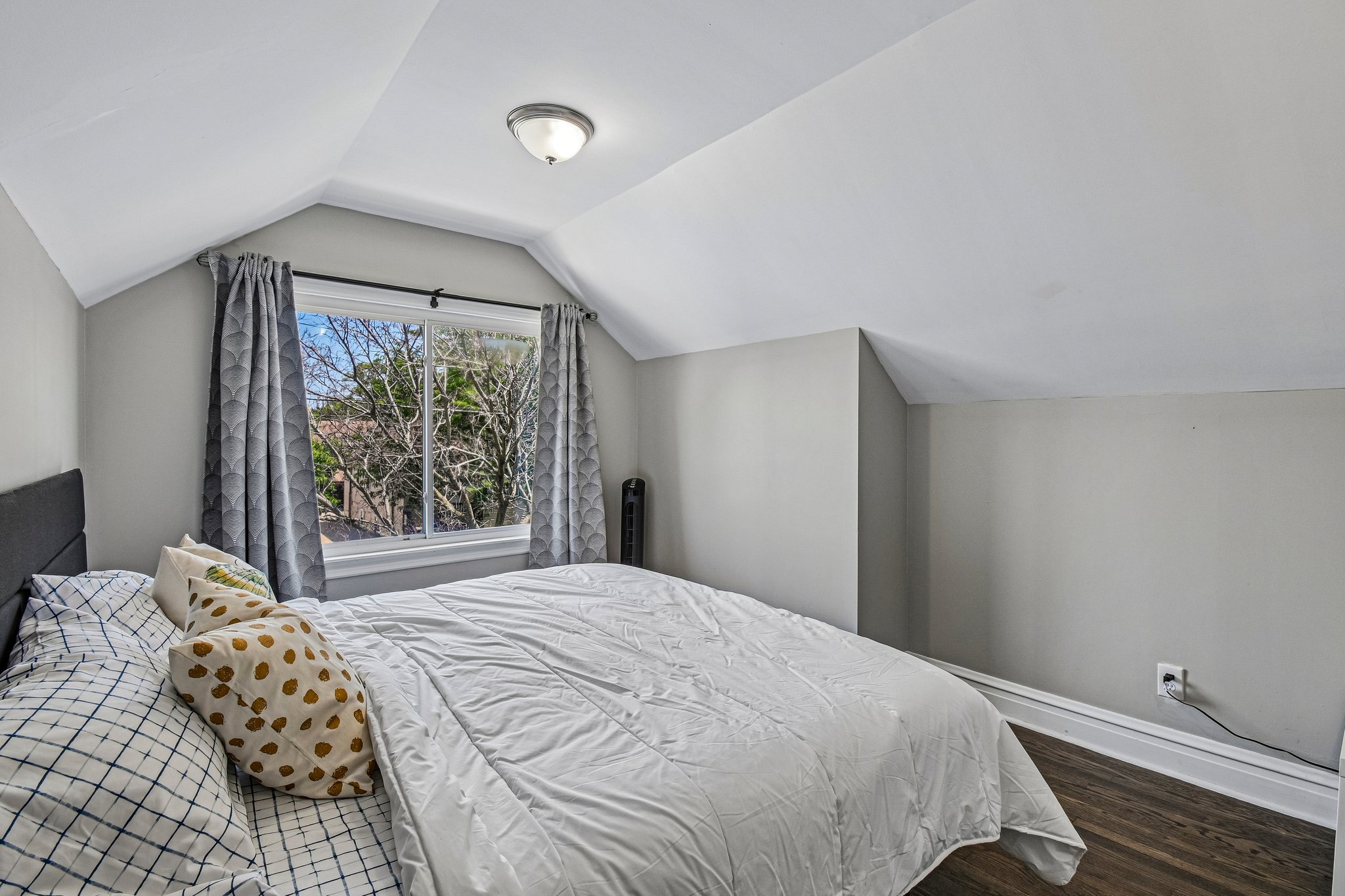 3506 N Narragansett Ave-S0907-041.jpg