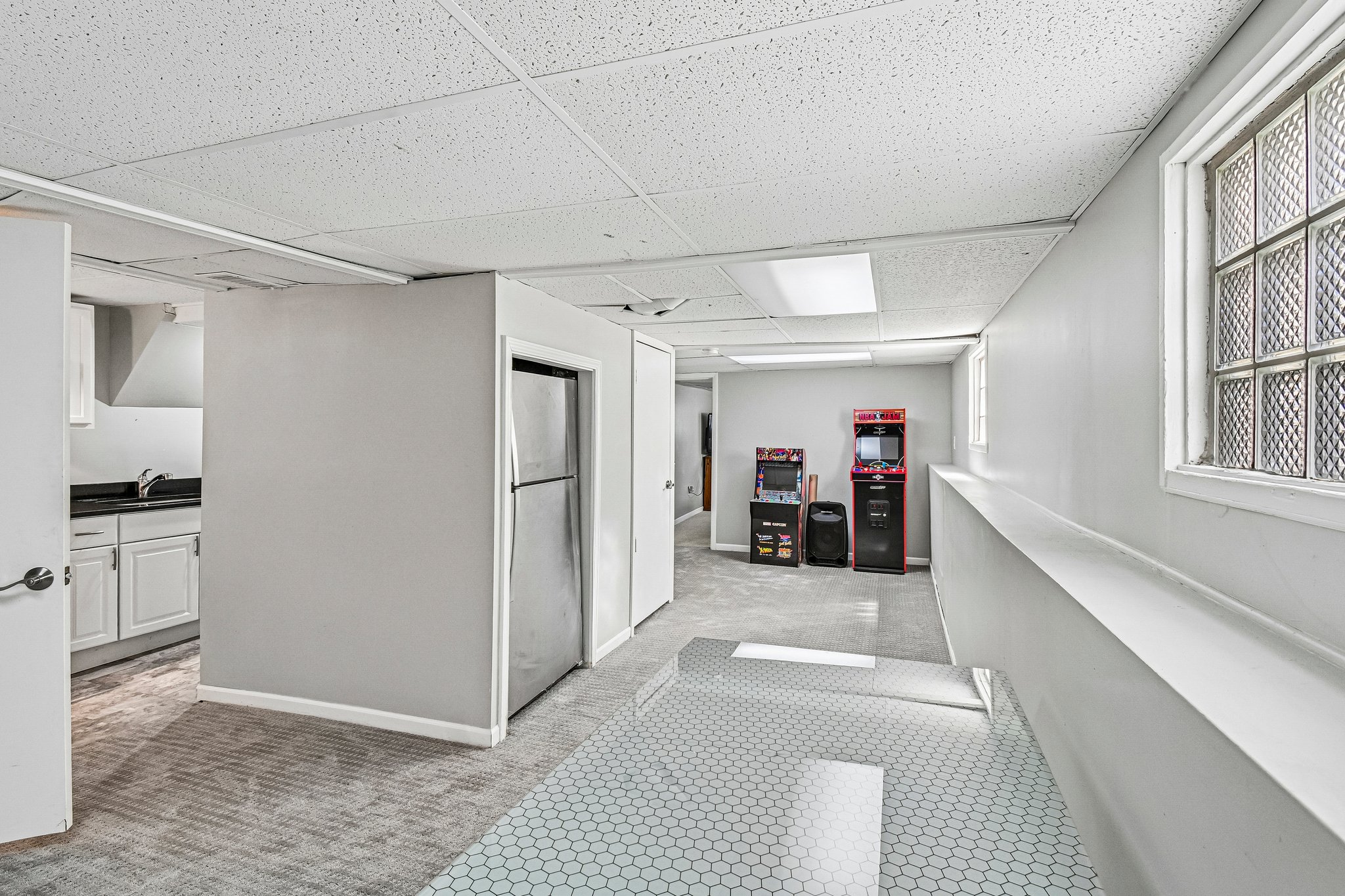 3506 N Narragansett Ave-S0907-043.jpg