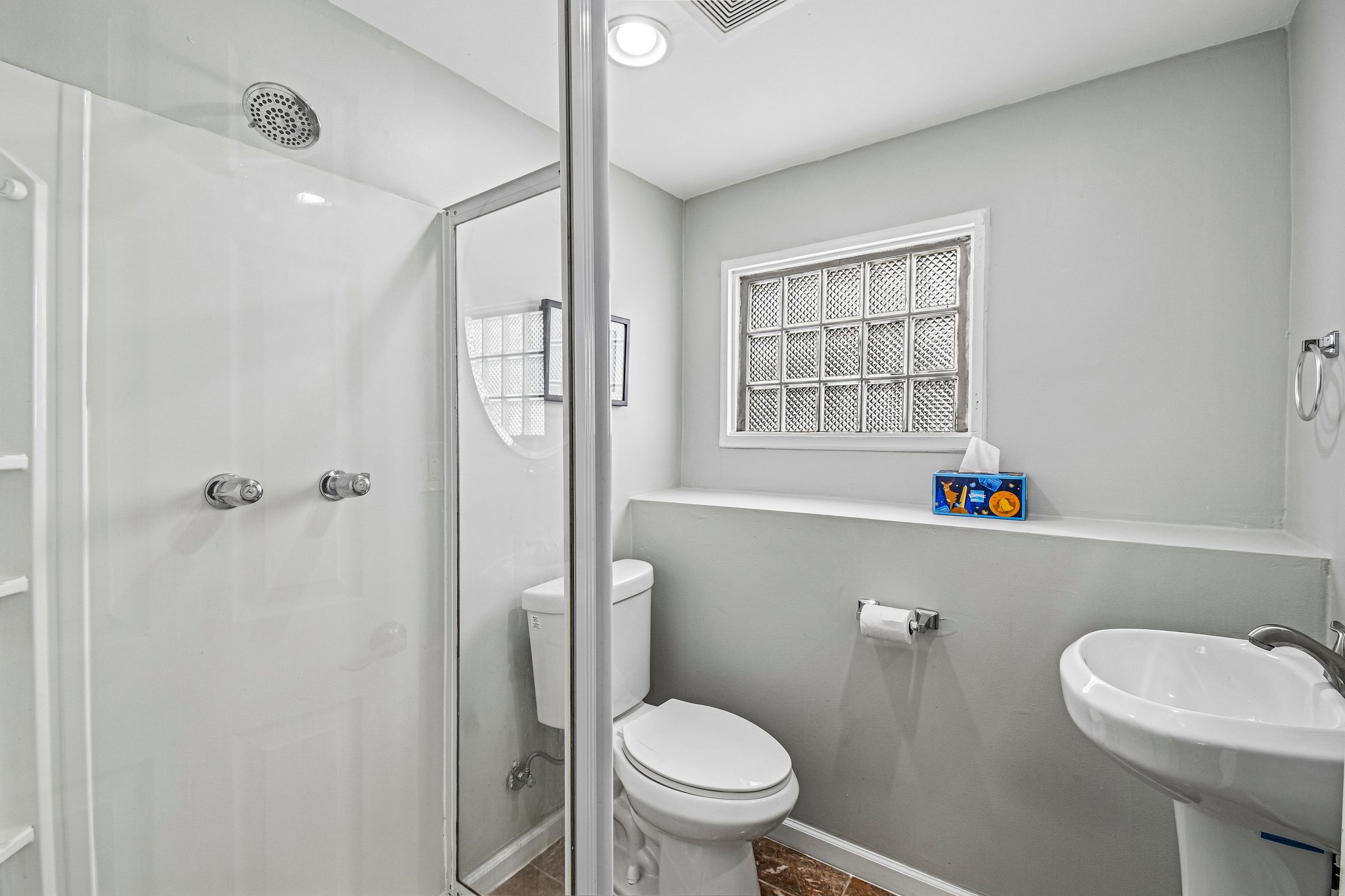3506 N Narragansett Ave-S0907-044.jpg