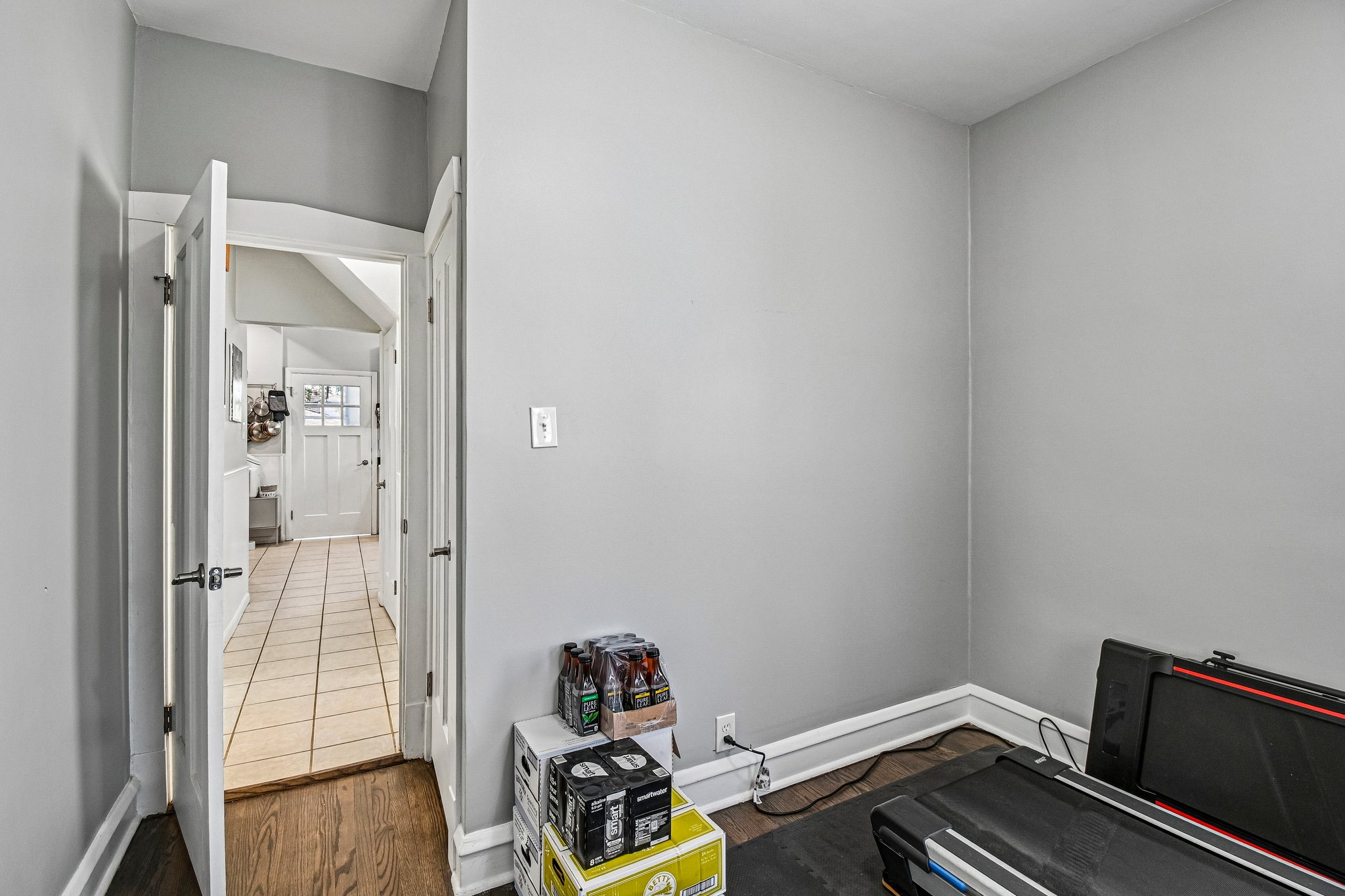 3506 N Narragansett Ave-S0907-054.jpg