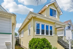 3506 N Narragansett Ave-S0907-003.jpg