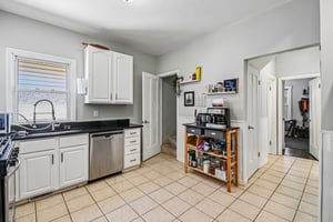 3506 N Narragansett Ave-S0907-013.jpg