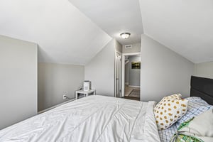 3506 N Narragansett Ave-S0907-040.jpg