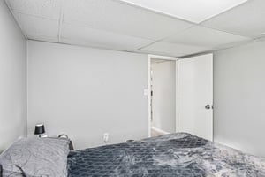 3506 N Narragansett Ave-S0907-051.jpg