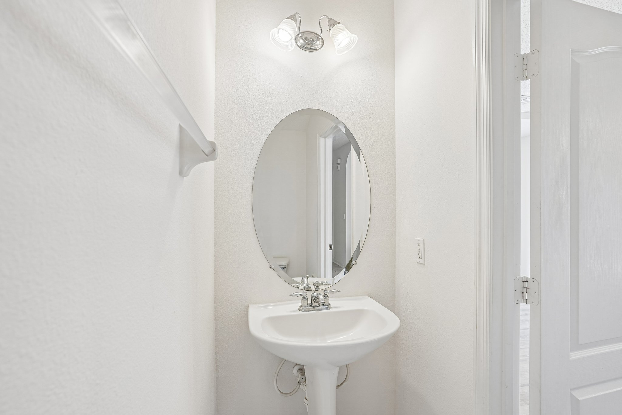 Victoria Pines Dr 150-S2805-016.jpg
