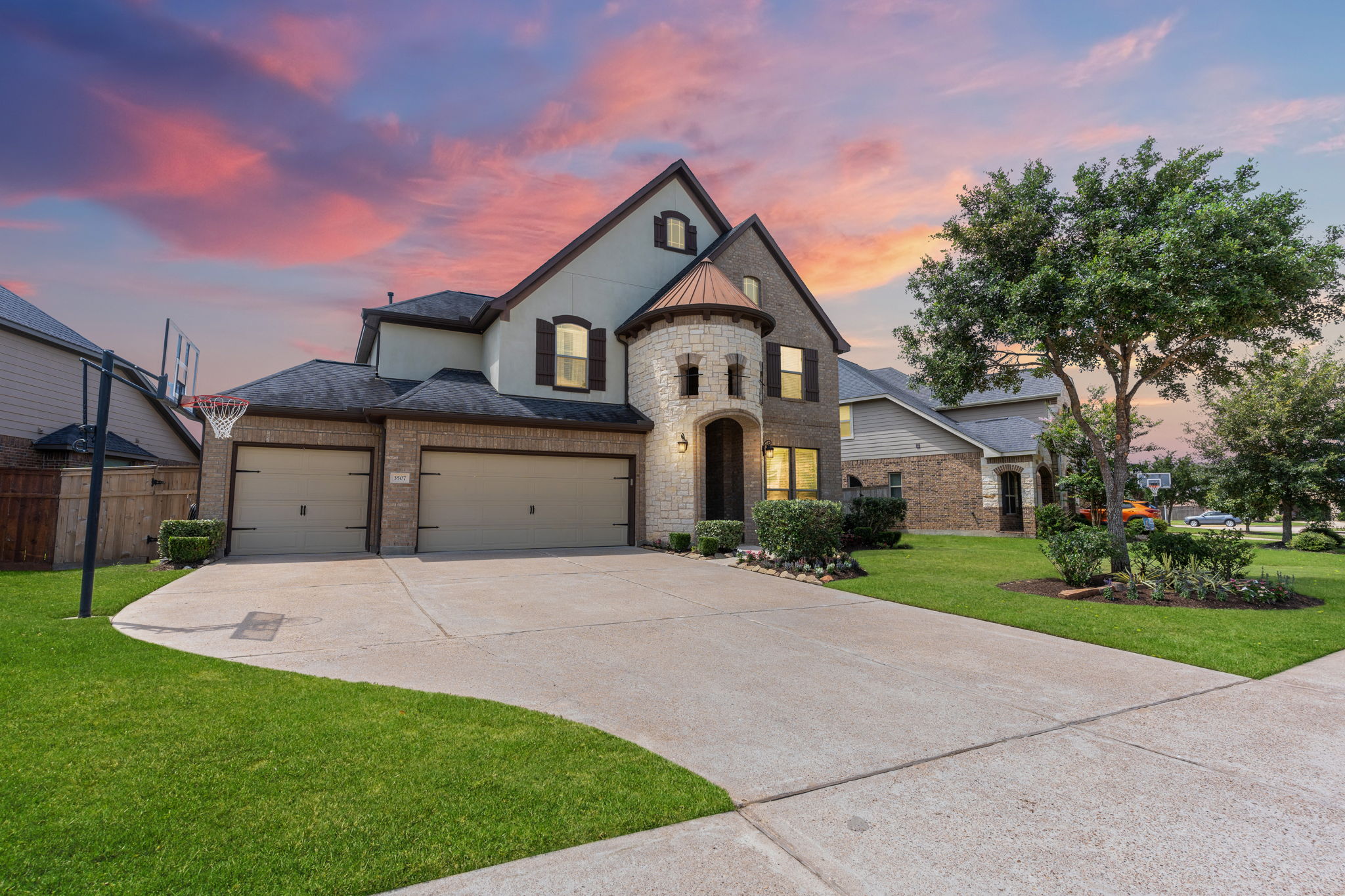 Wonderful curb appeal at 3507 Satton Ranch