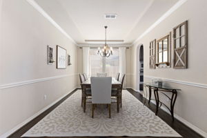 Formal dining room w/tray ceilings