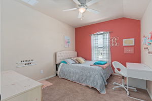Bedroom 3 w/accent wall!