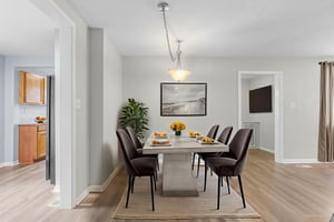 7X2A1960 virtually staged.jpeg