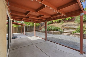  Photo 31