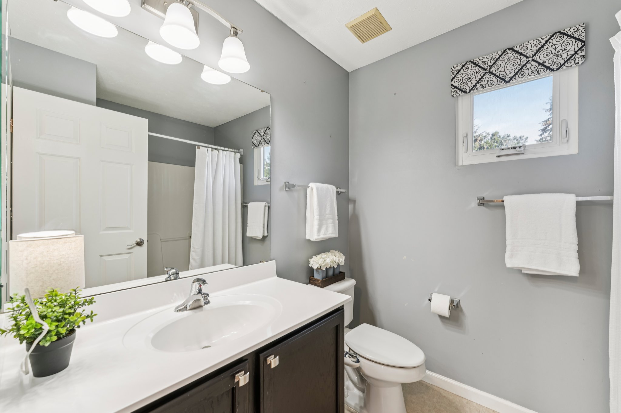 Saddle Creek Dr-S1409-033.jpg
