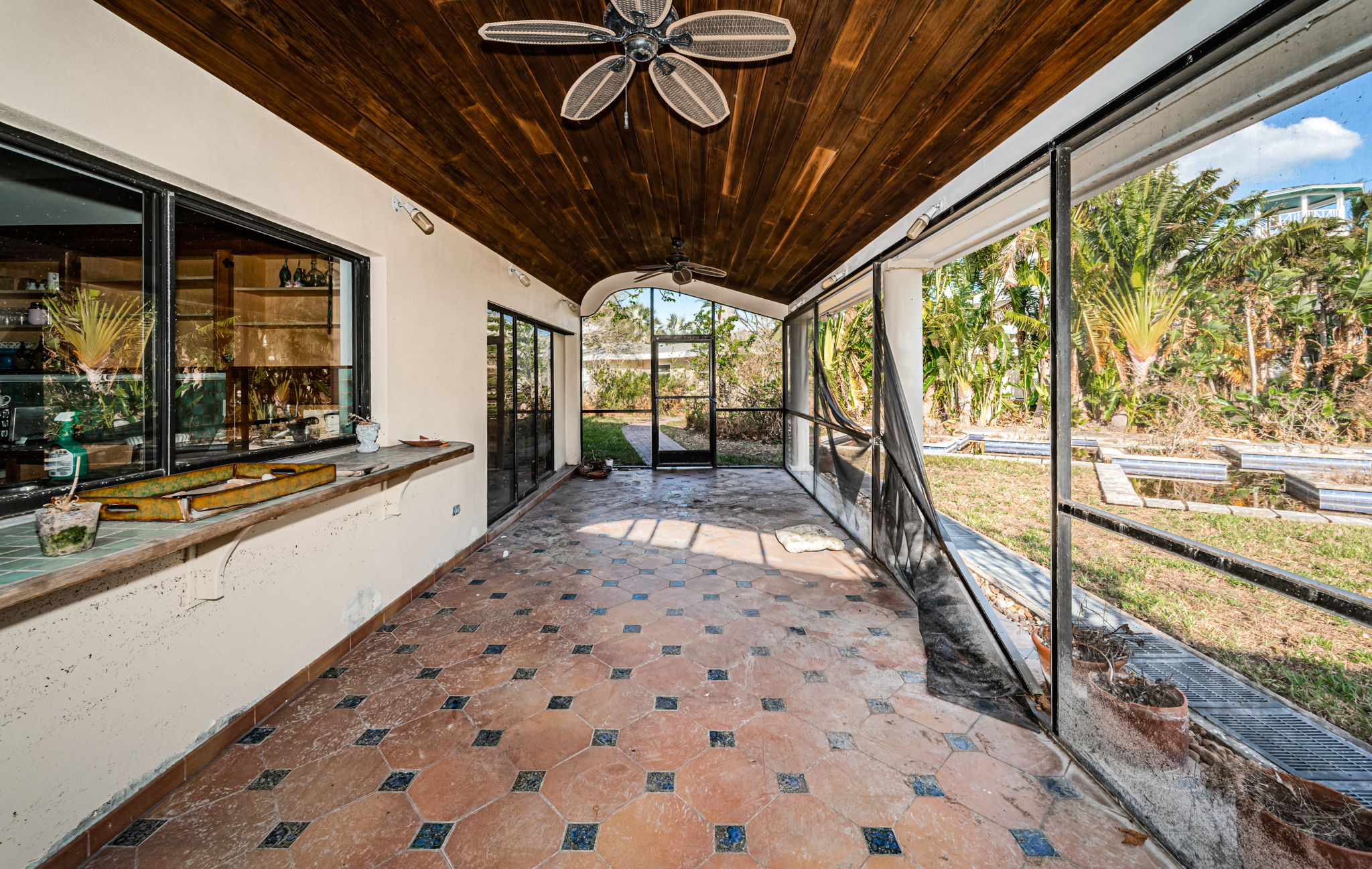 Screened Porch2