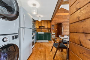  Photo 32