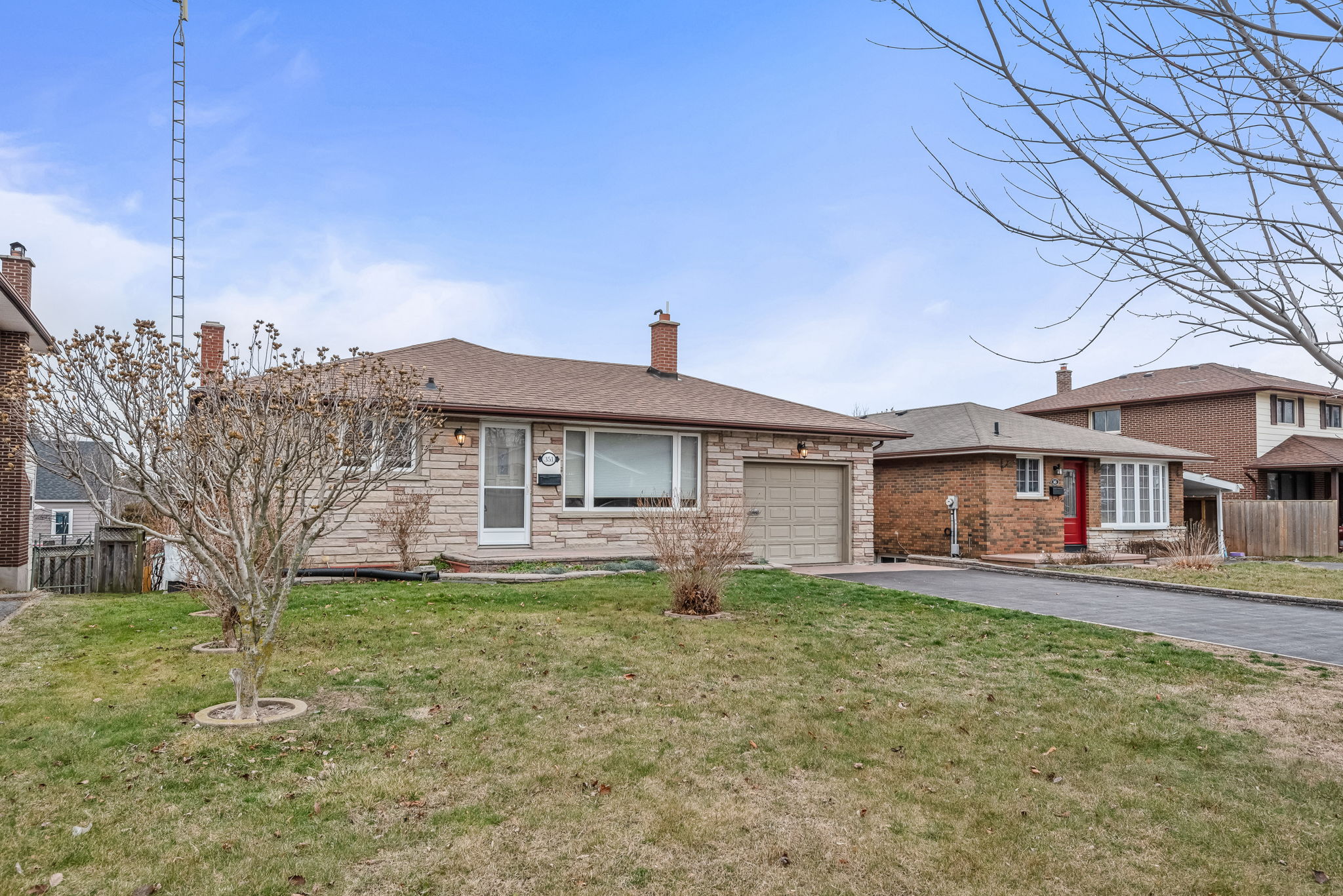 351 Fairlawn St, Oshawa, ON L1J 4R2 | Reid Media Agency