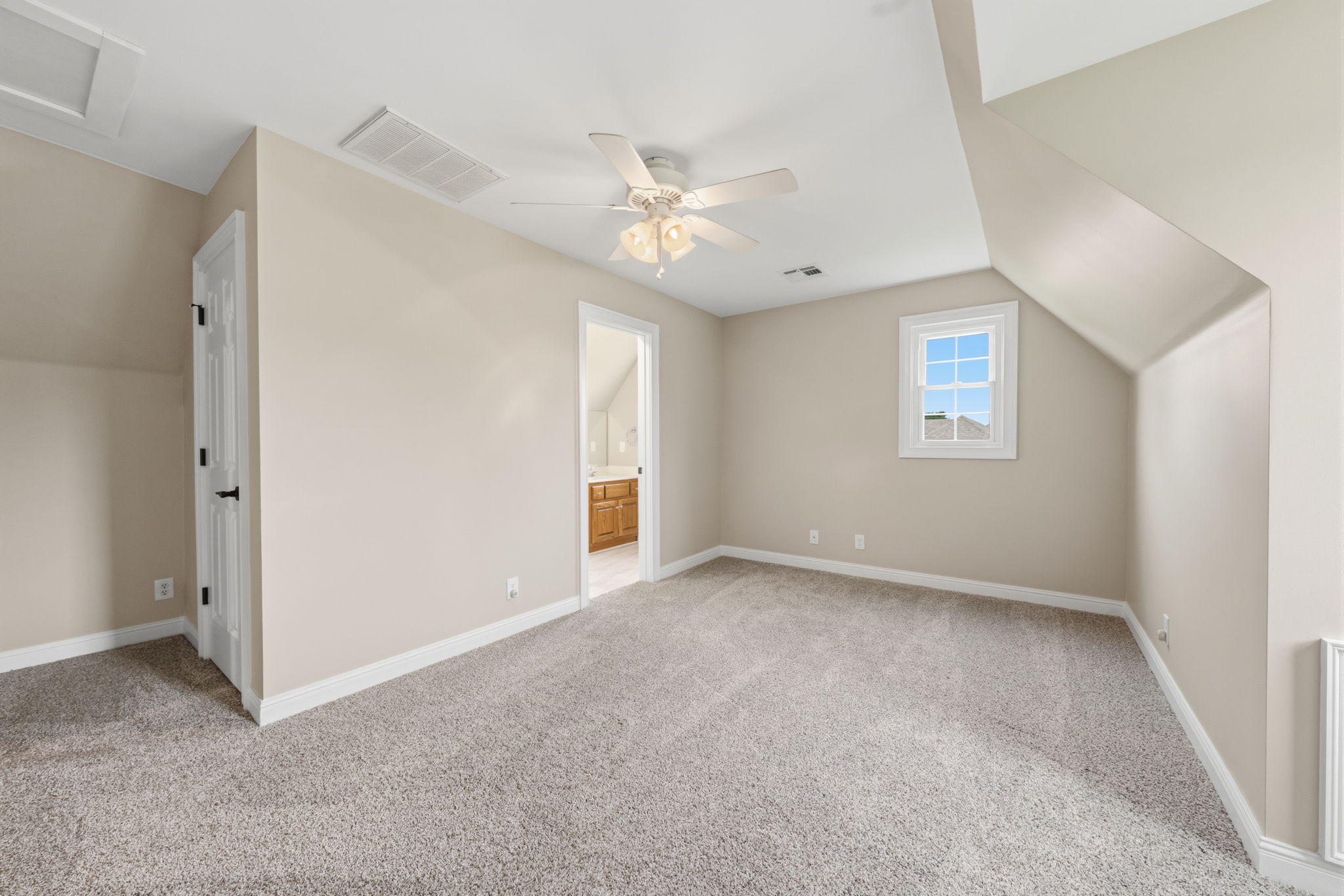  Photo 36