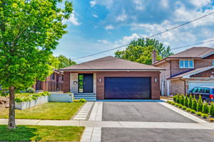 351 Maple Leaf Dr, North York, ON M6L 1P4, Canada Photo 2