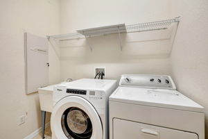  Photo 40