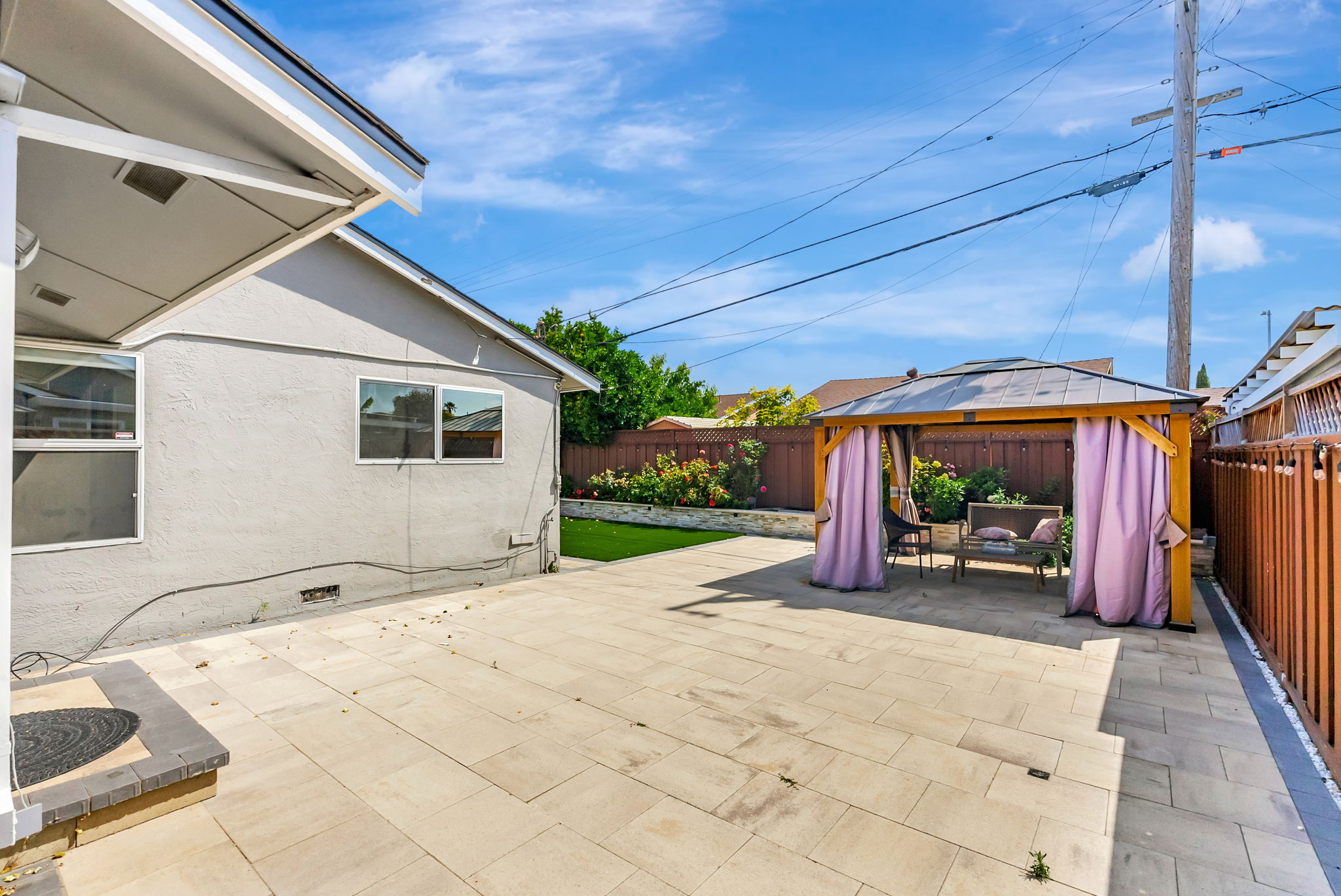 039_35128 Cabrillo Dr