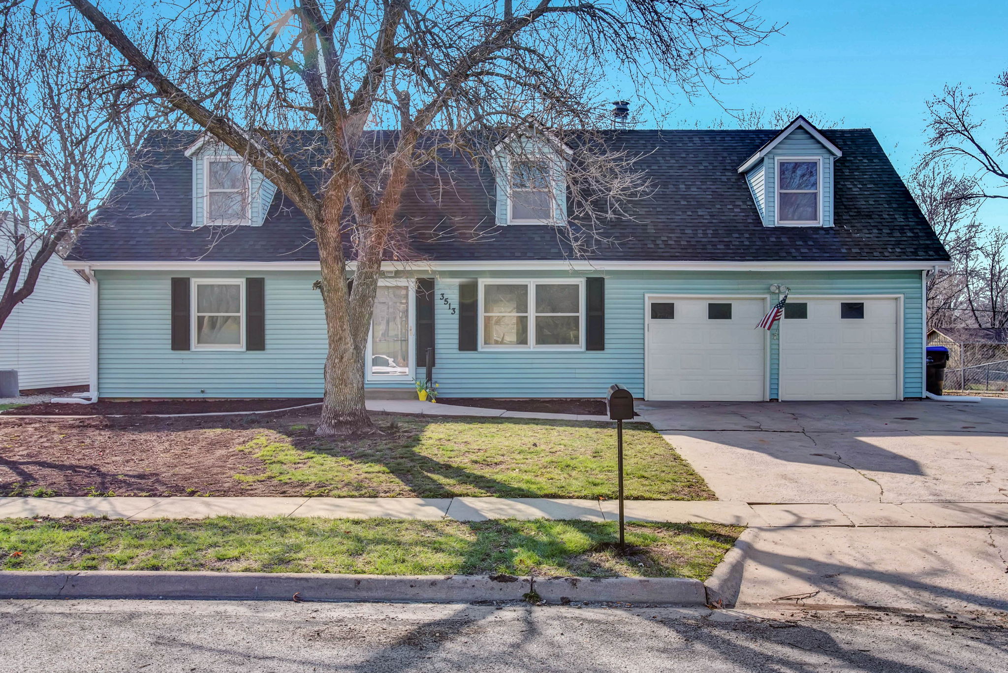 3513 SW Atwood Ave, Topeka, KS 66614 First Showing Photography