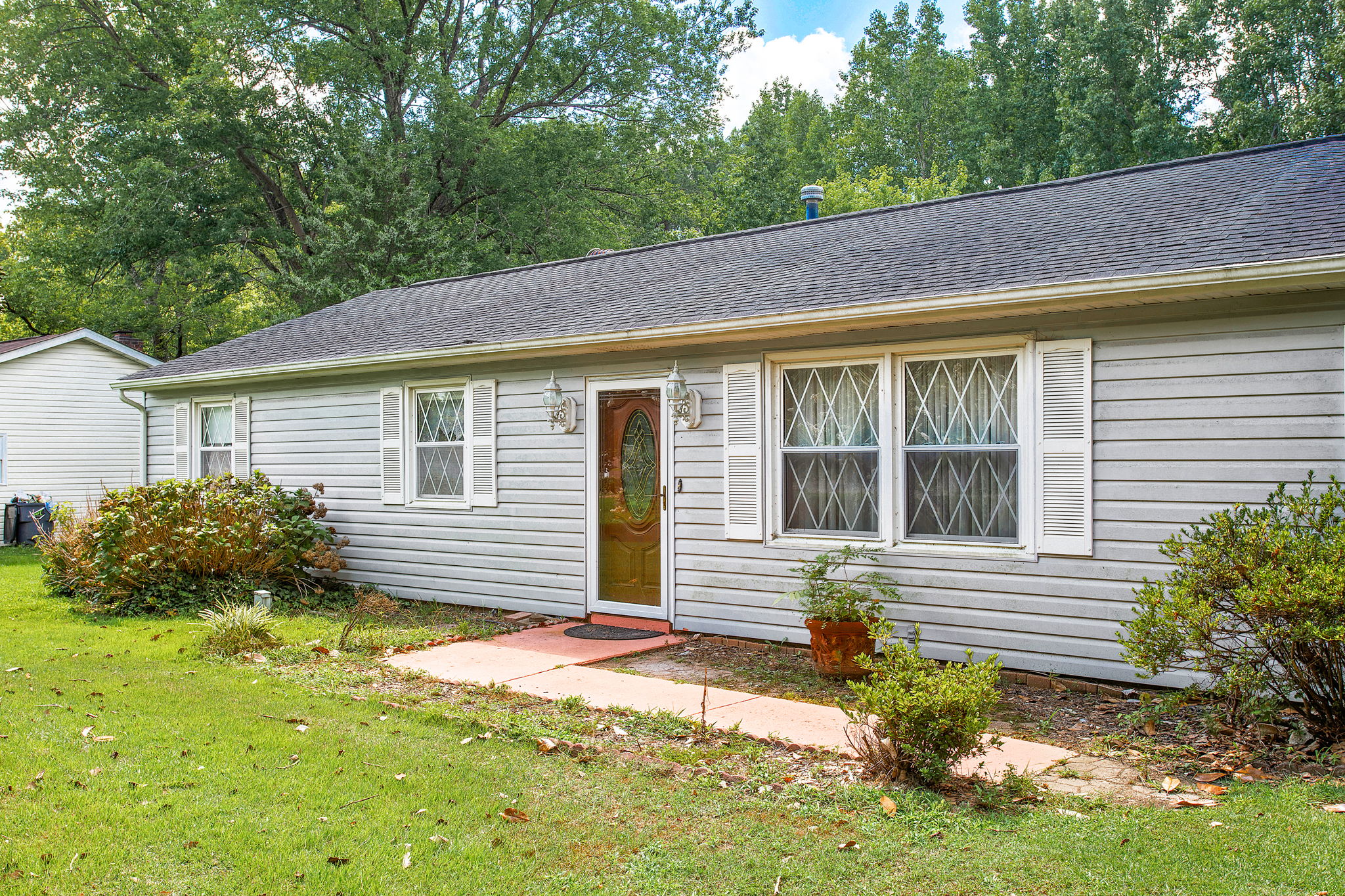 04-Exterior Front
