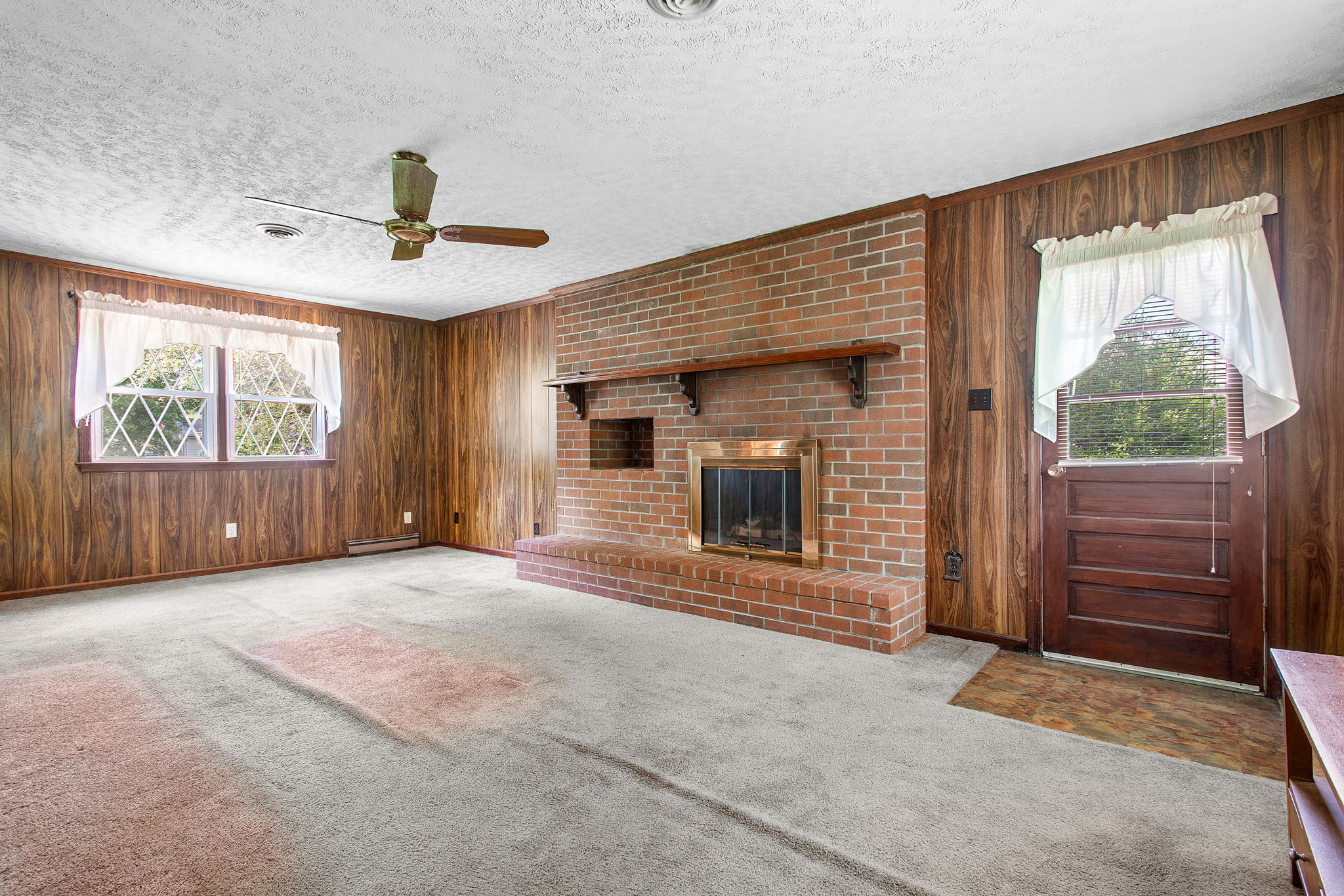 09-Family Room