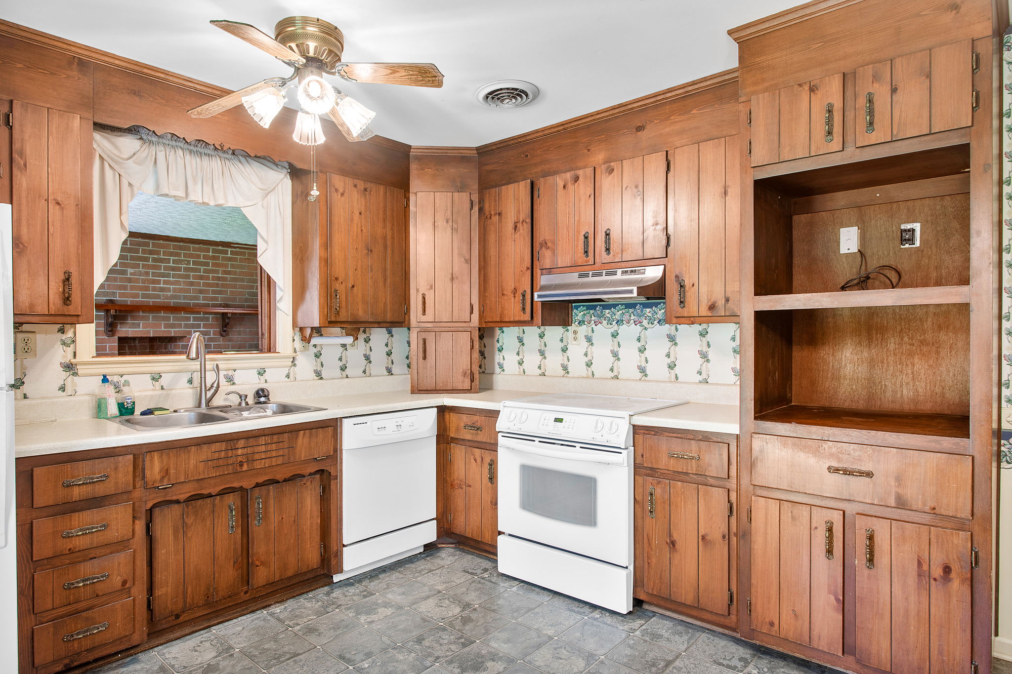 14-Kitchen