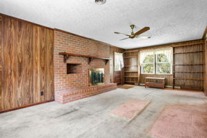10-Family Room
