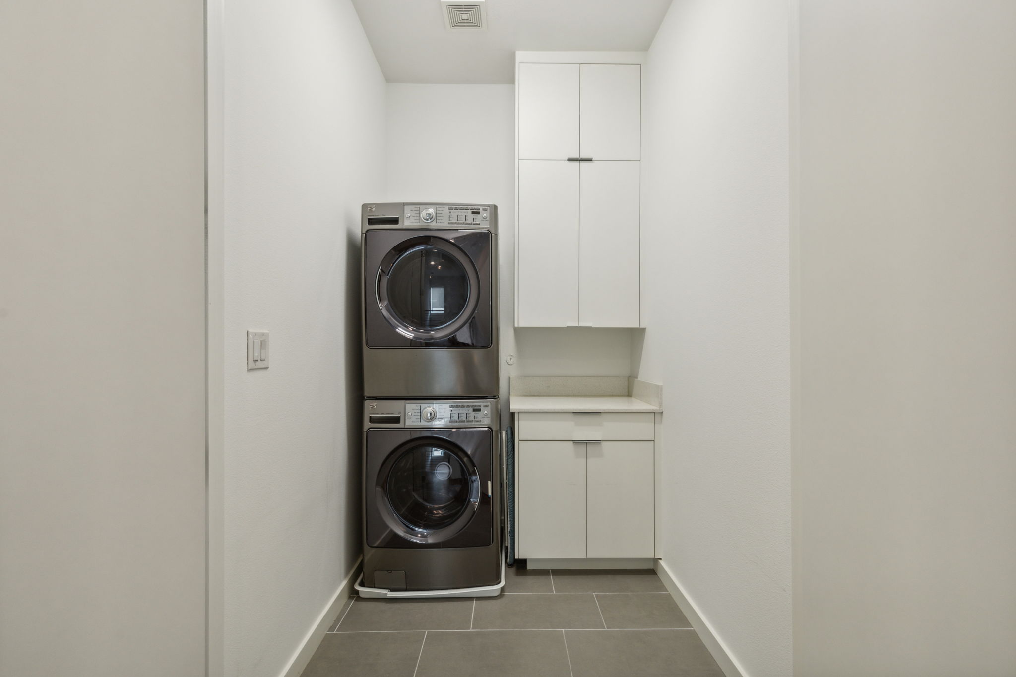 Walk In Laundry Room