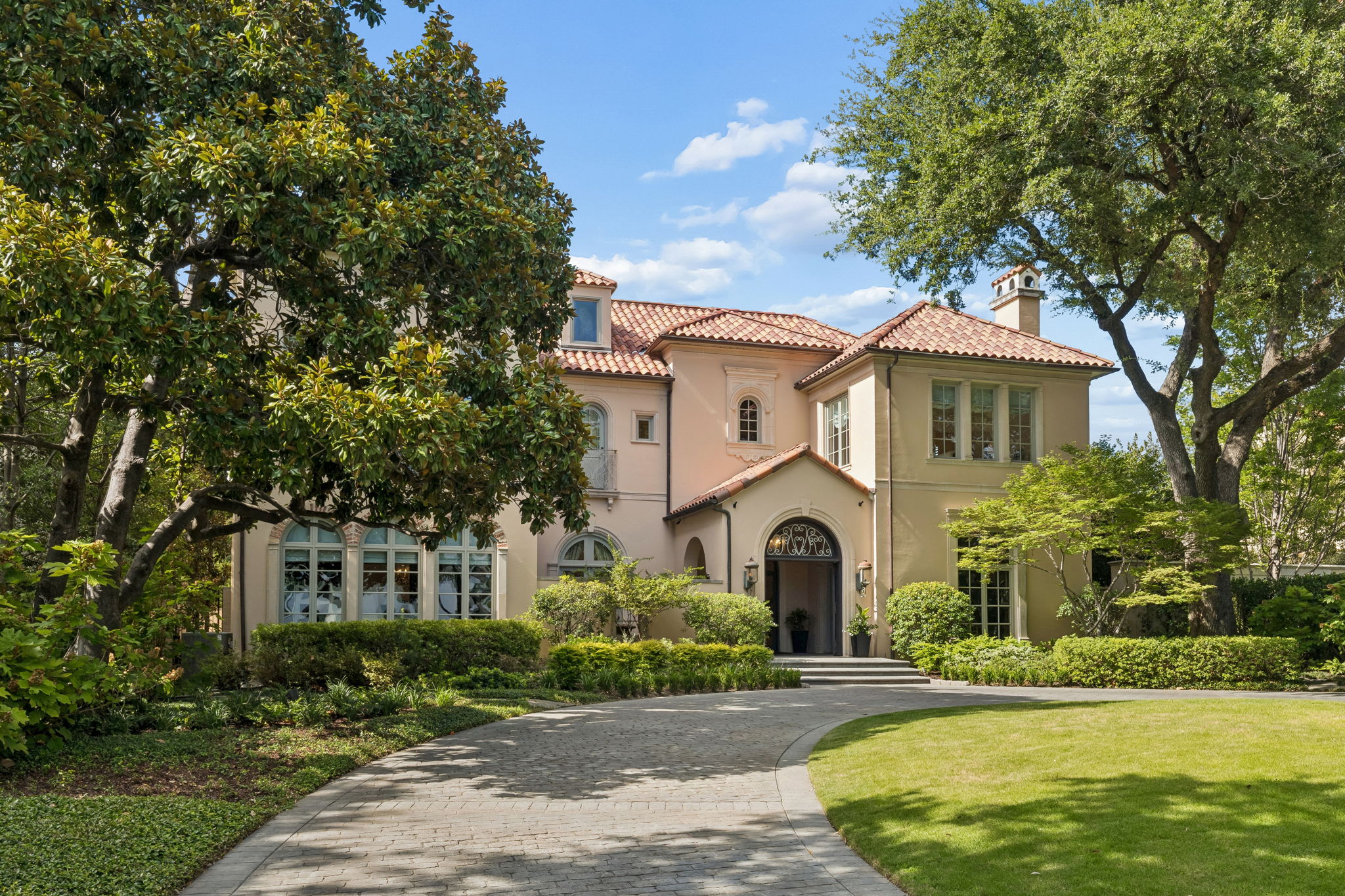 3516Beverly_002