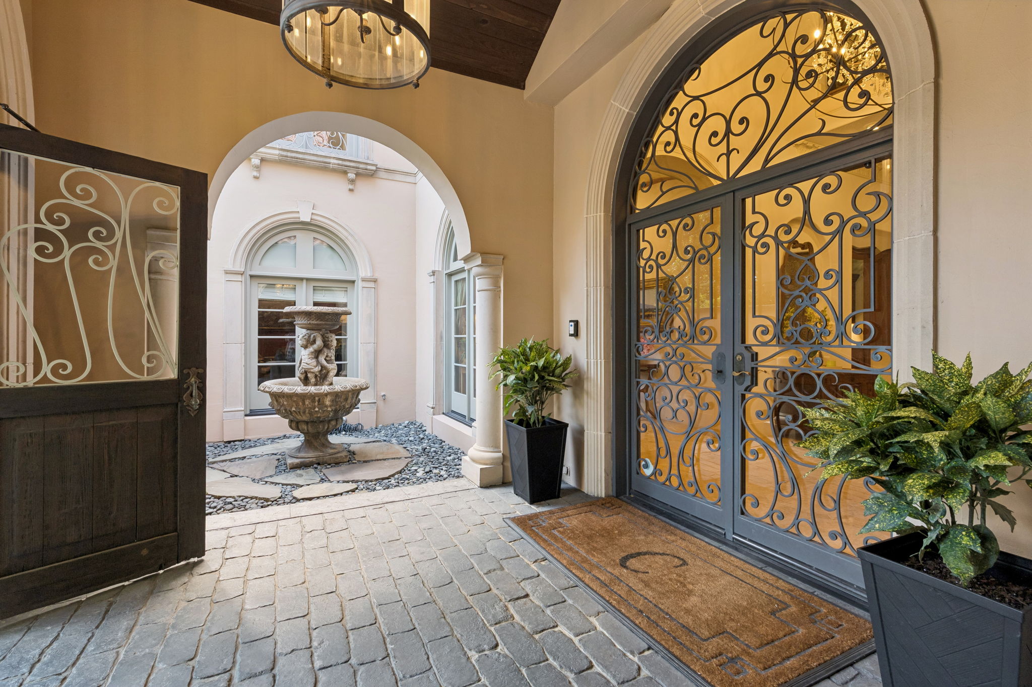 3516Beverly_004