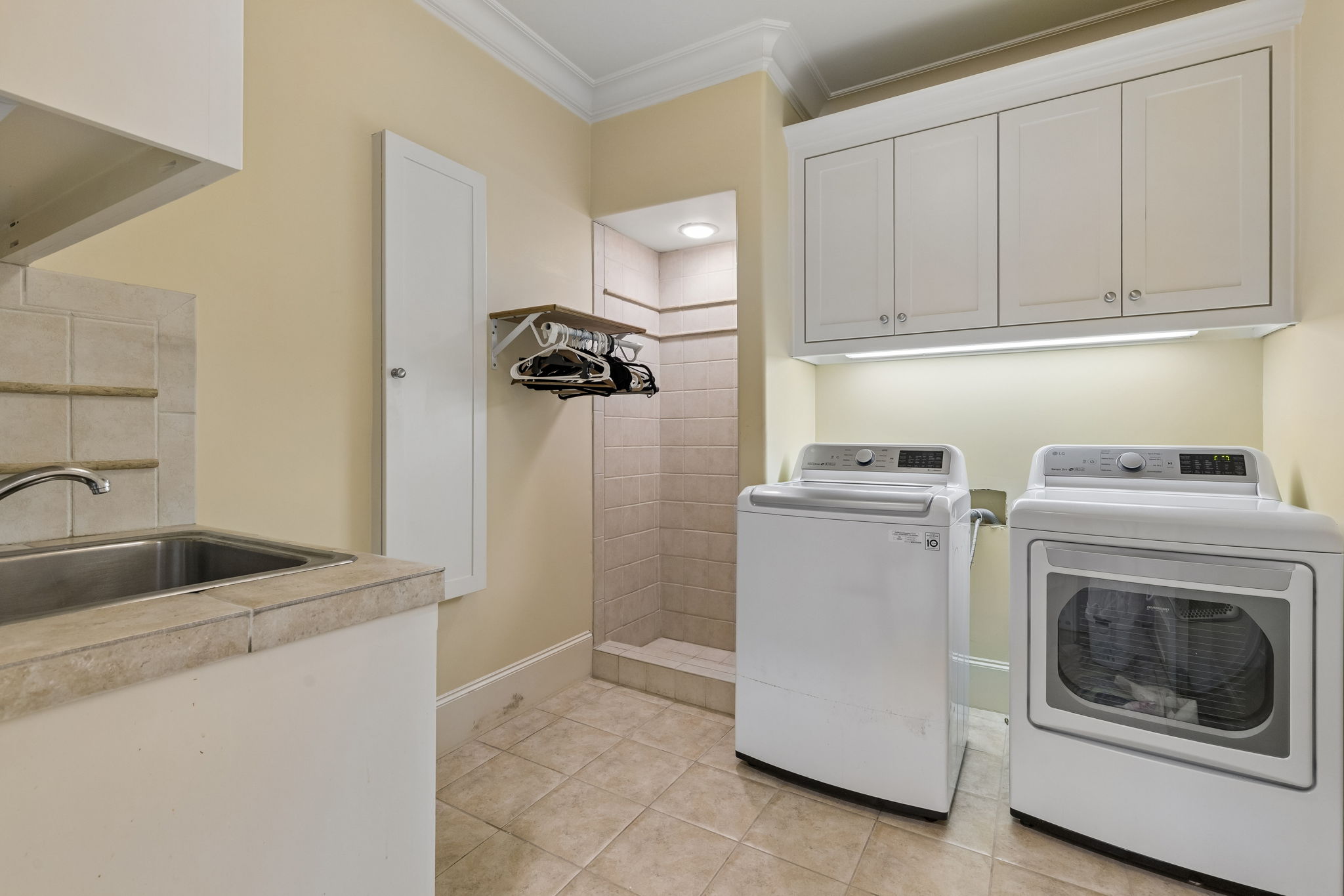 3516Beverly_048