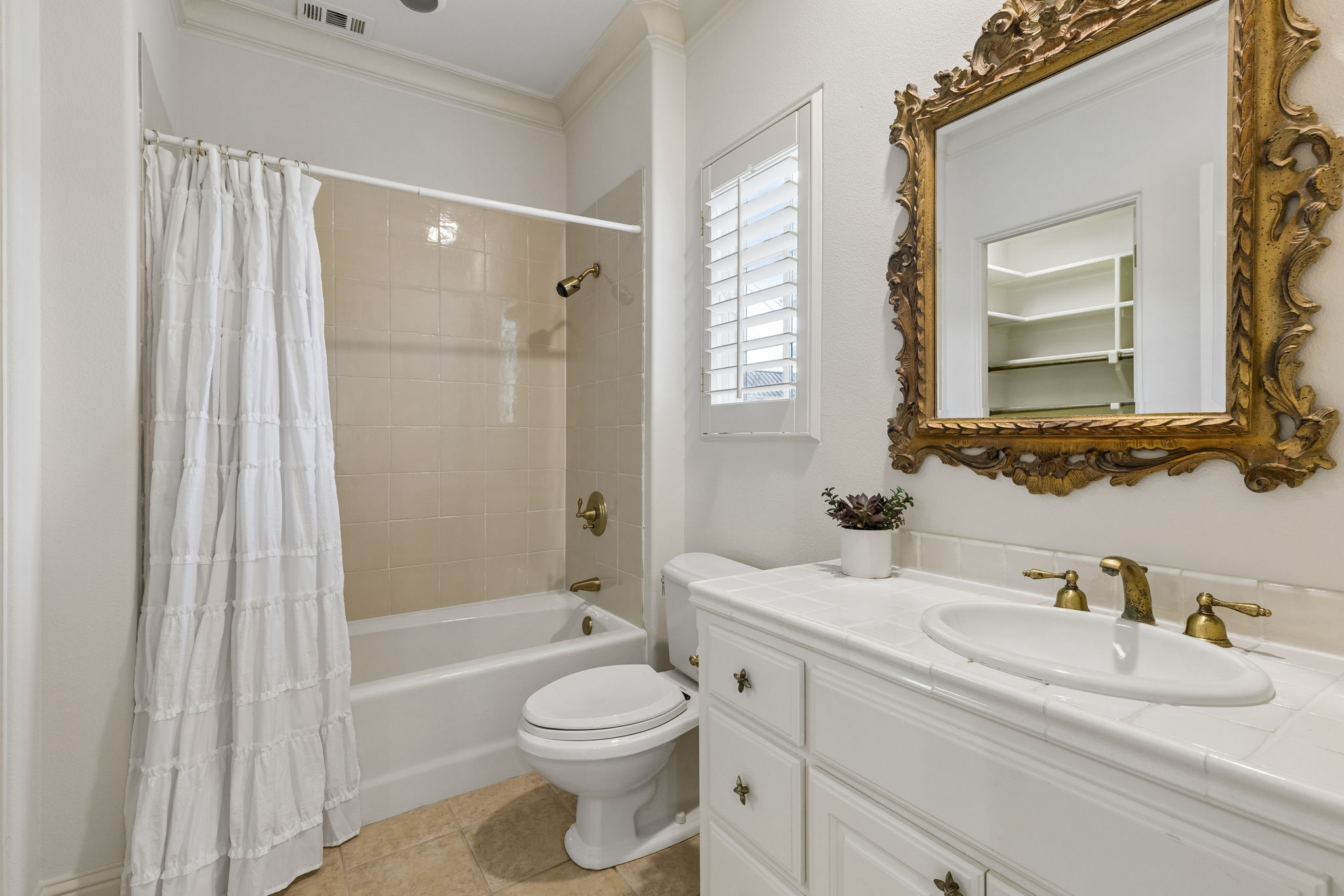 3516Beverly_053