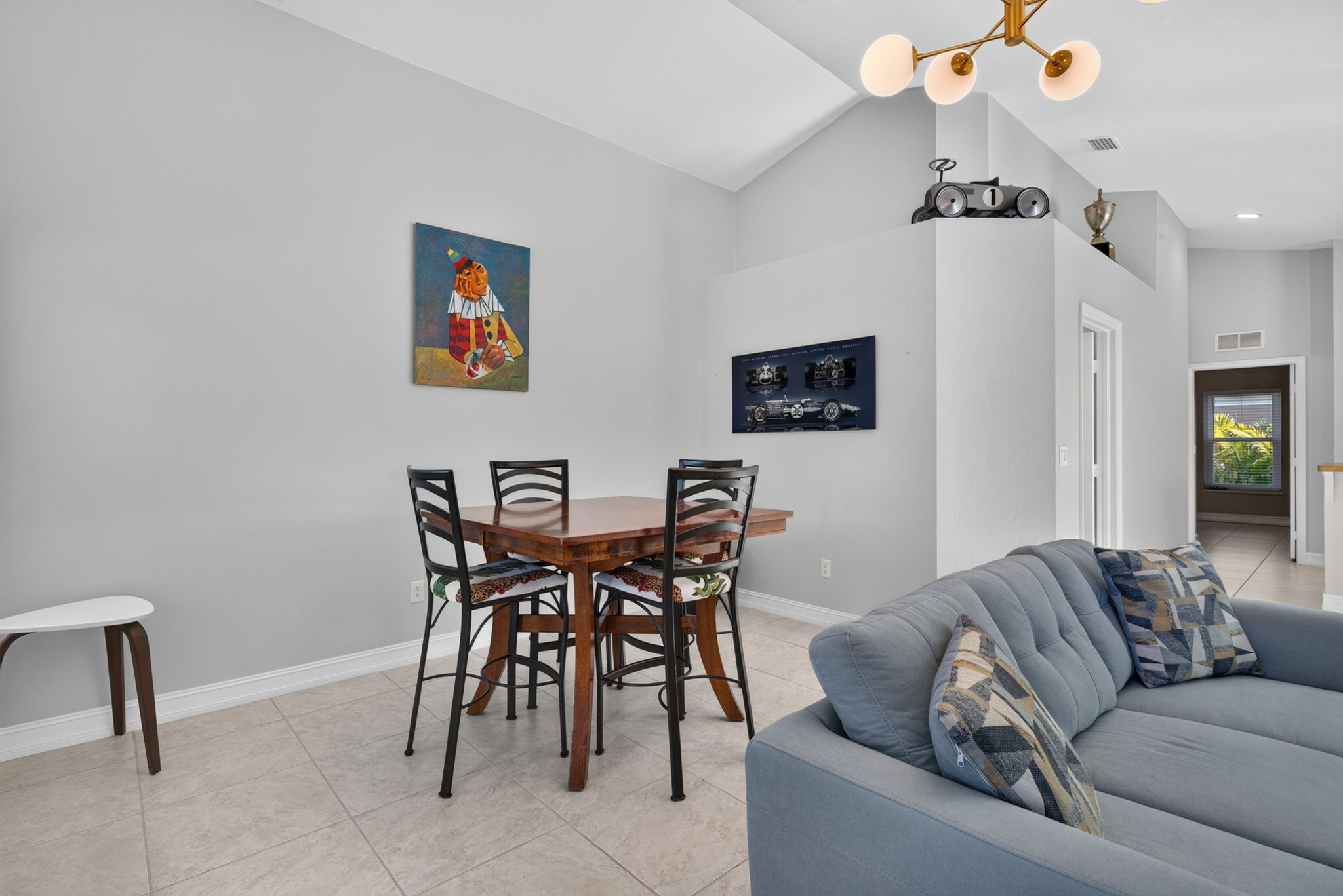 Dining Room 2 of 2