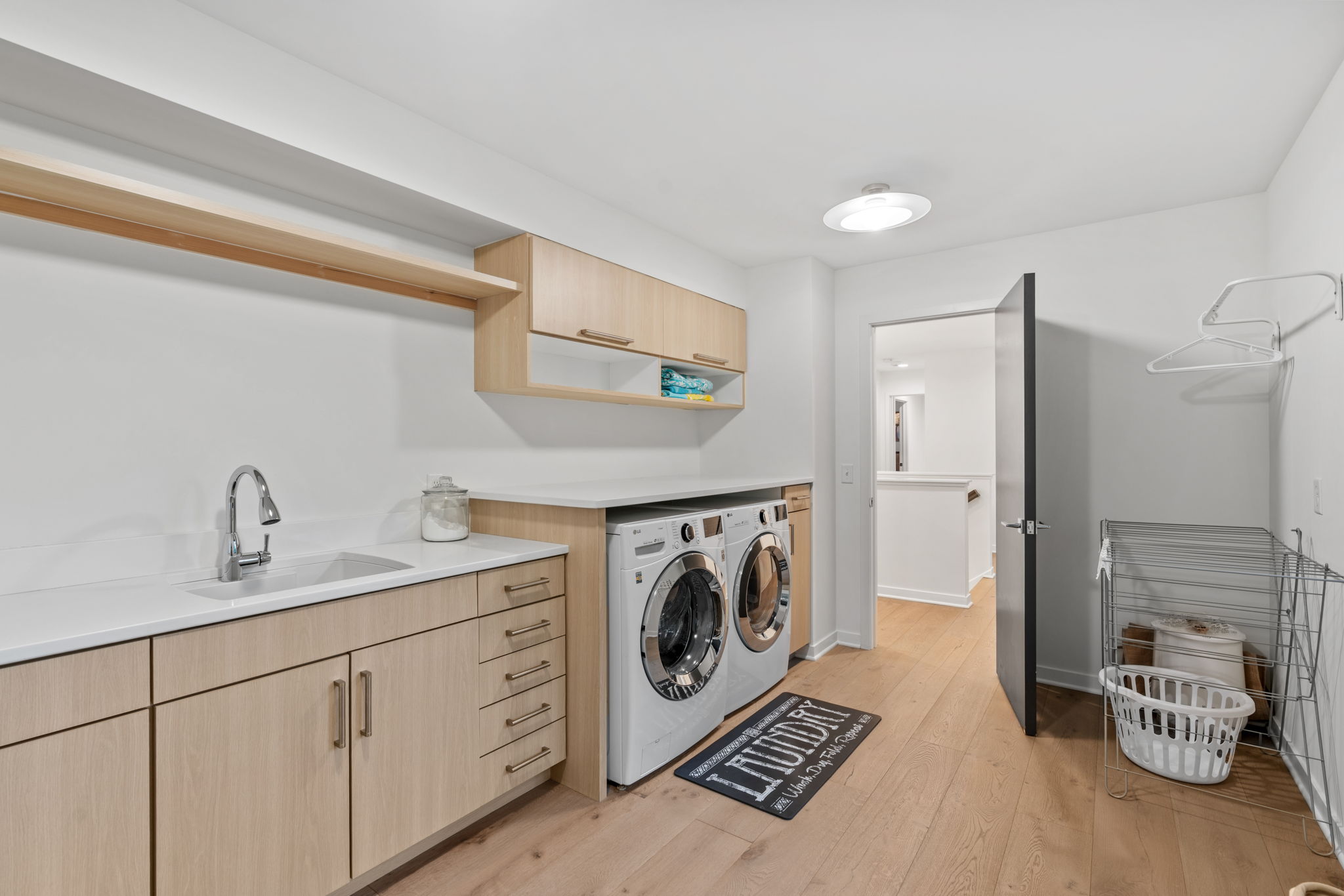  Photo 56