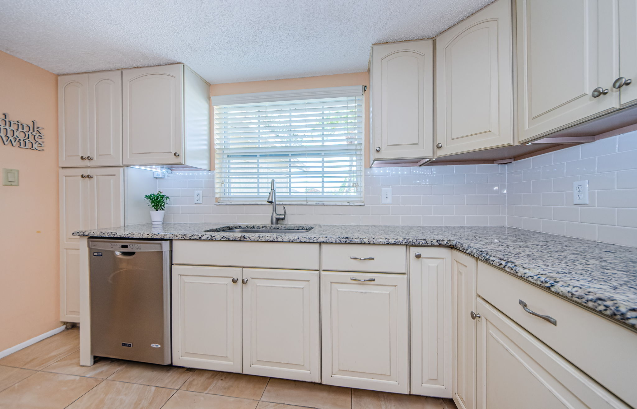 Kitchen 4