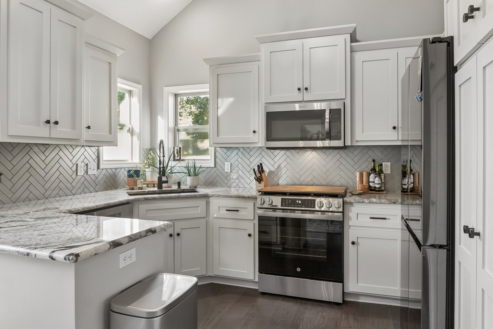 3517 NE 85th Terrace - 007.jpg
