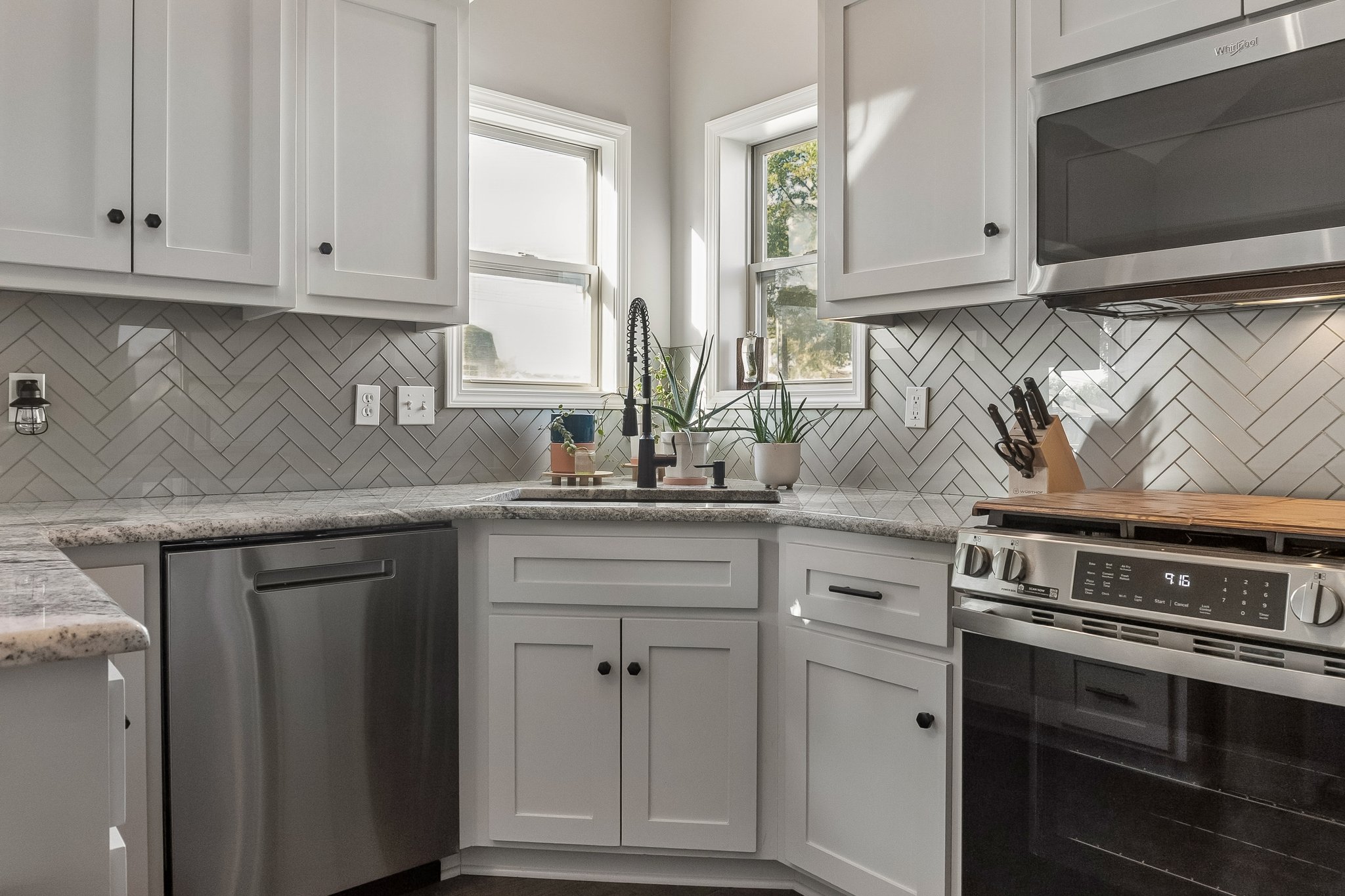 3517 NE 85th Terrace - 009.jpg