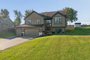 3517 NE 85th Terrace - 001.jpg