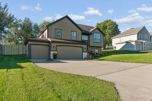 3517 NE 85th Terrace - 002.jpg