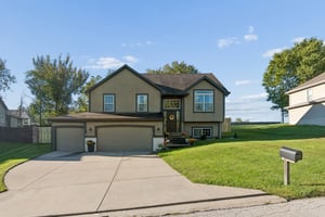 3517 NE 85th Terrace - 003.jpg